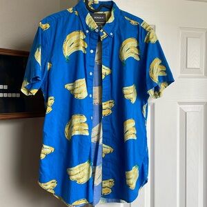 Bonobos Slim Fit men’s short sleeve button down. Banana pattern